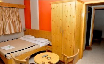 Hotel Deccan Park Пуна Экстерьер фото